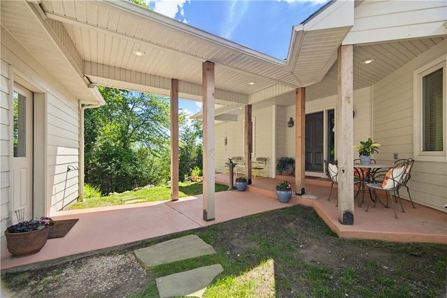 2 Quail-Run Drive, Holiday Island, AR 72631