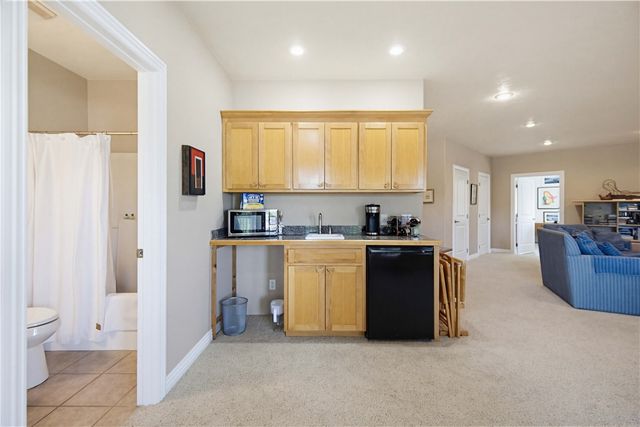 2 Quail-Run Drive, Holiday Island, AR 72631
