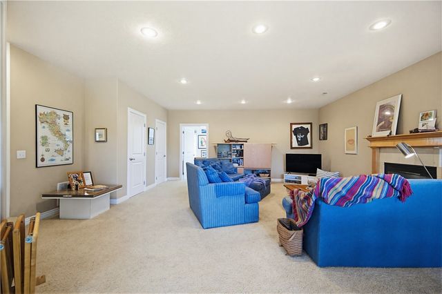 2 Quail-Run Drive, Holiday Island, AR 72631