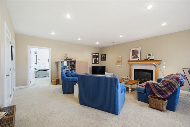 2 Quail-Run Drive, Holiday Island, AR 72631