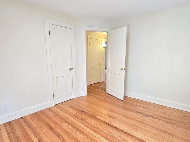 12 Alfred Rd, Ashland, MA 01721