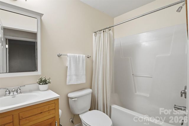 124 Stillmeadow Lane, Troutman, NC 28166