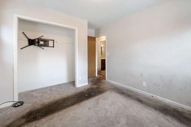 2030 S 77th STREET, West Allis, WI 53219