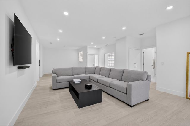 6752 Montego Bay Boulevard A, Boca Raton, FL 33433