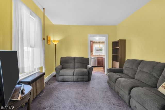 28 Grand Ave, Washington Boro, NJ 07882