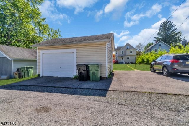 28 Grand Ave, Washington Boro, NJ 07882
