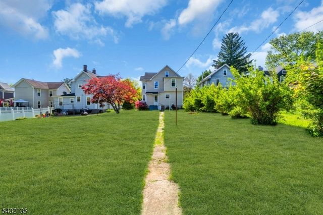 28 Grand Ave, Washington Boro, NJ 07882