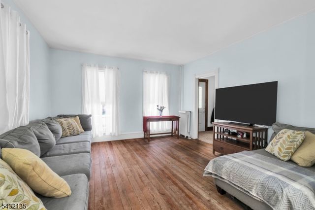 28 Grand Ave, Washington Boro, NJ 07882