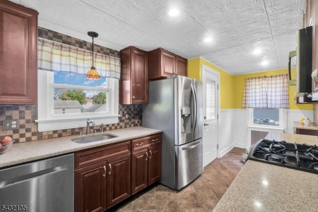 28 Grand Ave, Washington Boro, NJ 07882