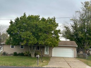 607 S SUMMIT Drive, Washington, IL 61571