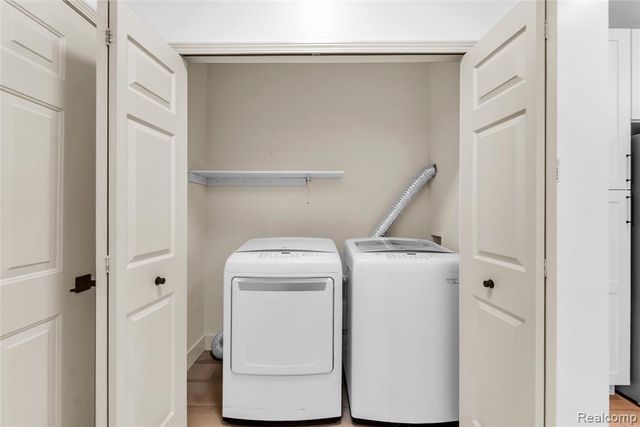 4392 Gateway Circle, West Bloomfield, MI 48322