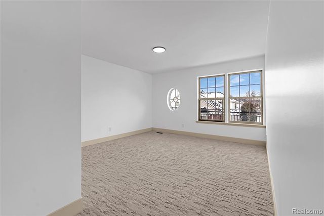 4392 Gateway Circle, West Bloomfield, MI 48322