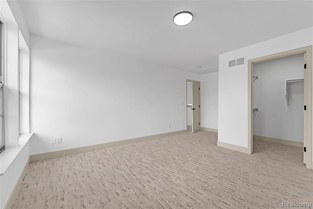 4392 Gateway Circle, West Bloomfield, MI 48322