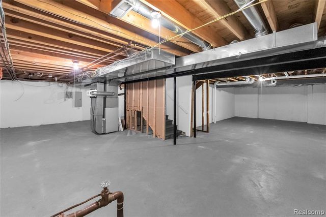 4392 Gateway Circle, West Bloomfield, MI 48322