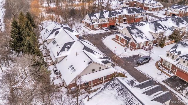 4392 Gateway Circle, West Bloomfield, MI 48322