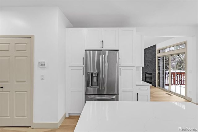 4392 Gateway Circle, West Bloomfield, MI 48322