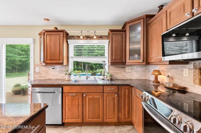 28 Devon Drive, Manalapan, NJ 07726