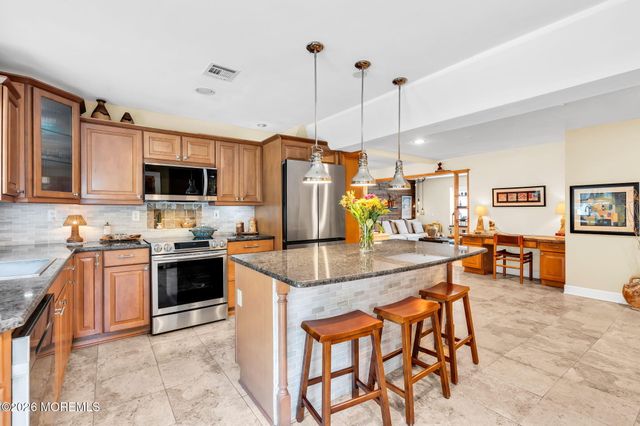 28 Devon Drive, Manalapan, NJ 07726