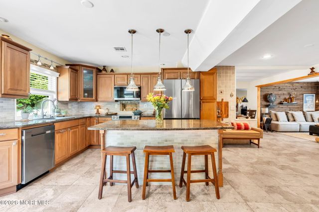 28 Devon Drive, Manalapan, NJ 07726