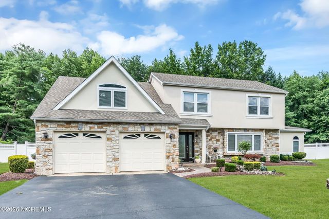28 Devon Drive, Manalapan, NJ 07726