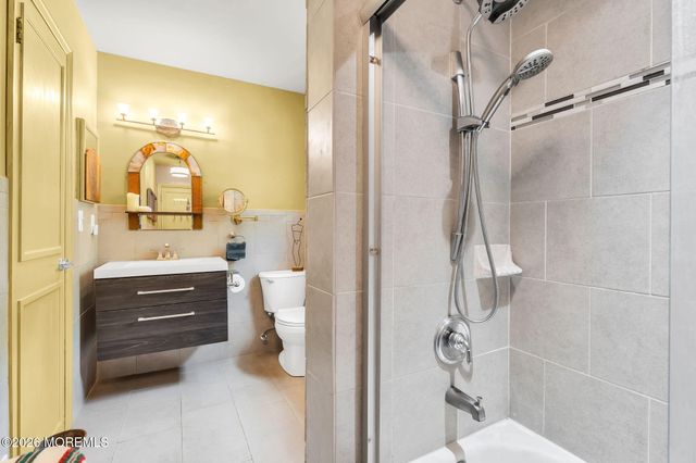 28 Devon Drive, Manalapan, NJ 07726
