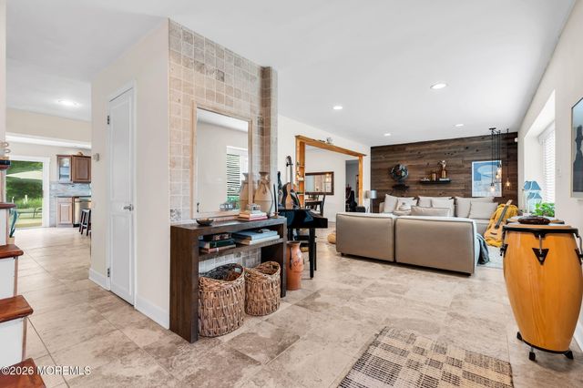 28 Devon Drive, Manalapan, NJ 07726