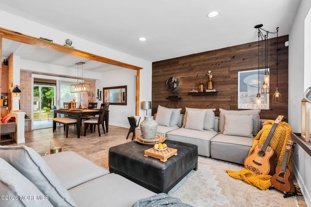 28 Devon Drive, Manalapan, NJ 07726