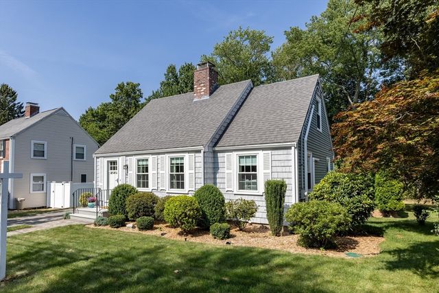 99 Elm St, Milton, MA 02186