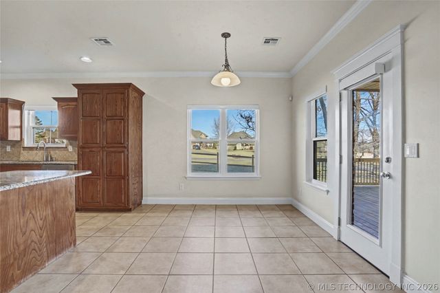 12525 Longhorn Court, Glenpool, OK 74033