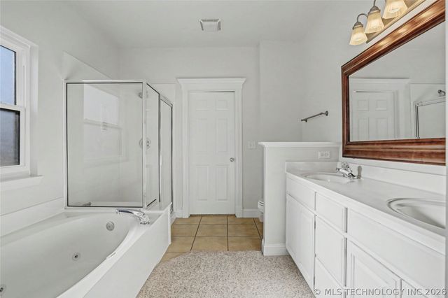 12525 Longhorn Court, Glenpool, OK 74033