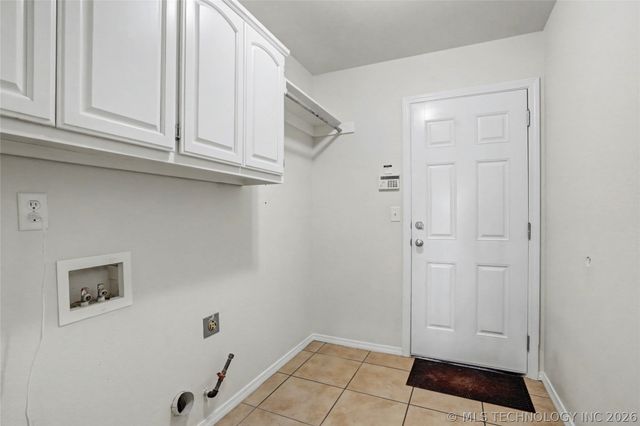 12525 Longhorn Court, Glenpool, OK 74033