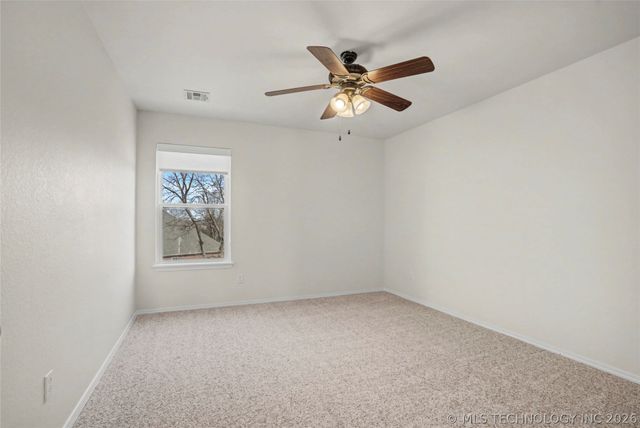 12525 Longhorn Court, Glenpool, OK 74033