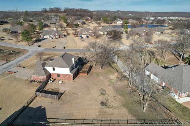 12525 Longhorn Court, Glenpool, OK 74033