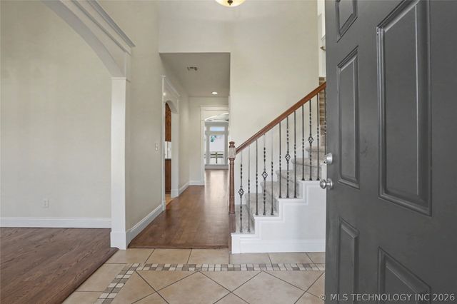 12525 Longhorn Court, Glenpool, OK 74033