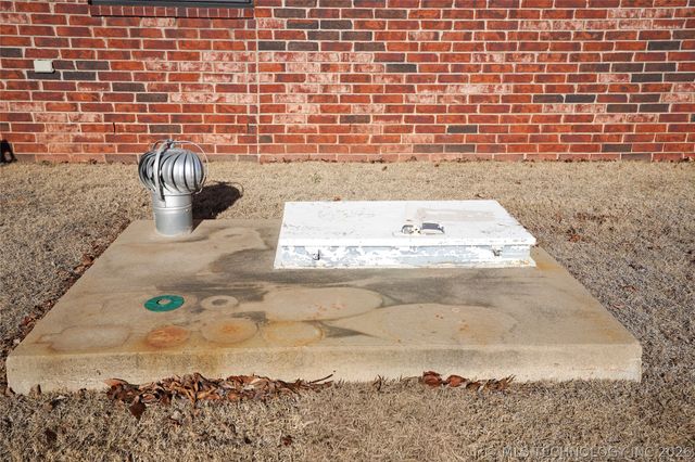 12525 Longhorn Court, Glenpool, OK 74033