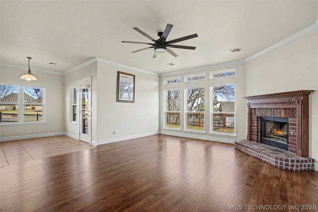 12525 Longhorn Court, Glenpool, OK 74033