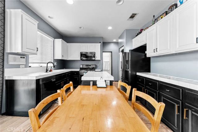 22071 Goldenchain, Moreno Valley, CA 92553