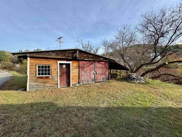 74 Chicken Farm Road, Corinth, VT 05040