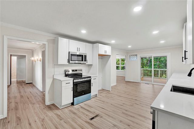 237 Earle Road, Central, SC 29630