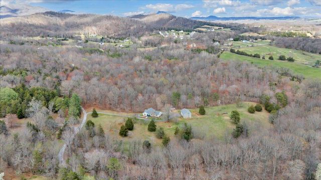 103 Glenn Haven TER, Goode, VA 24556