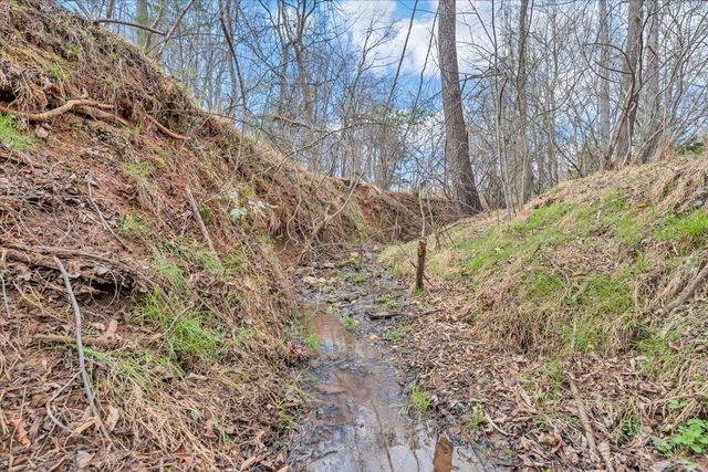 103 Glenn Haven TER, Goode, VA 24556