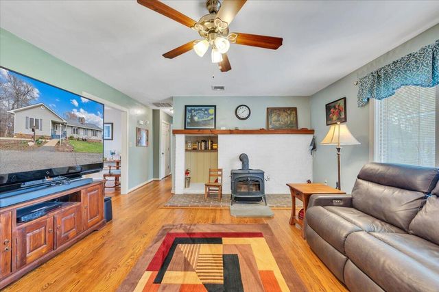 103 Glenn Haven TER, Goode, VA 24556