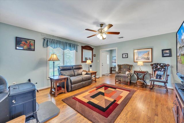 103 Glenn Haven TER, Goode, VA 24556