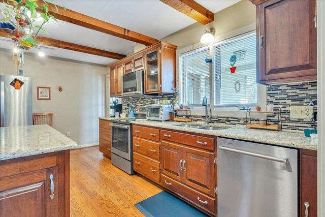 103 Glenn Haven TER, Goode, VA 24556