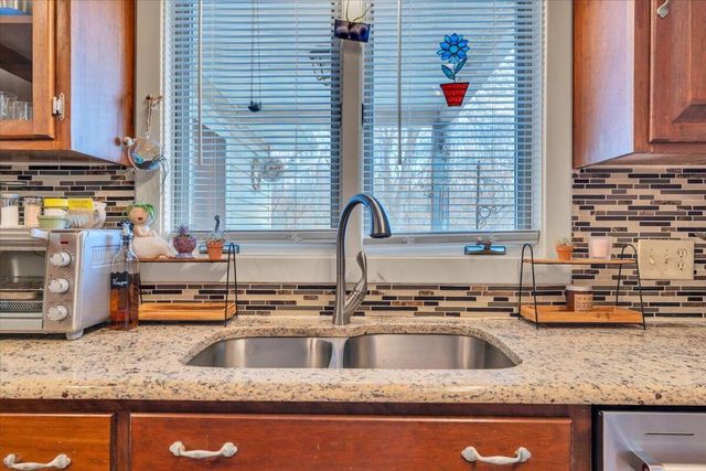 103 Glenn Haven TER, Goode, VA 24556