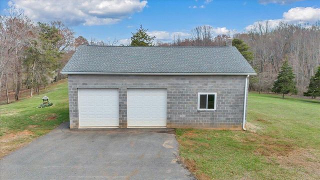 103 Glenn Haven TER, Goode, VA 24556