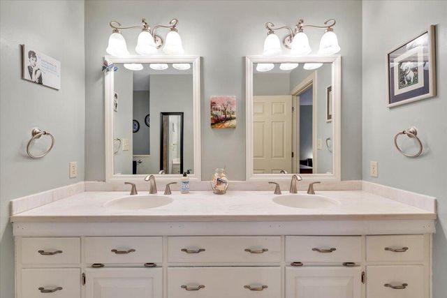 103 Glenn Haven TER, Goode, VA 24556