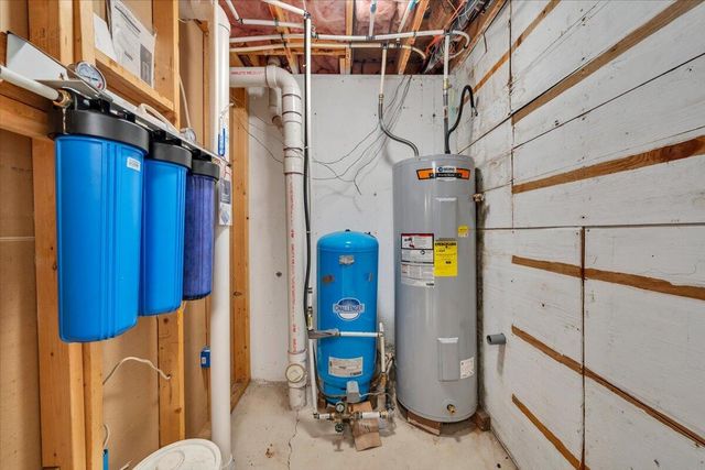 103 Glenn Haven TER, Goode, VA 24556