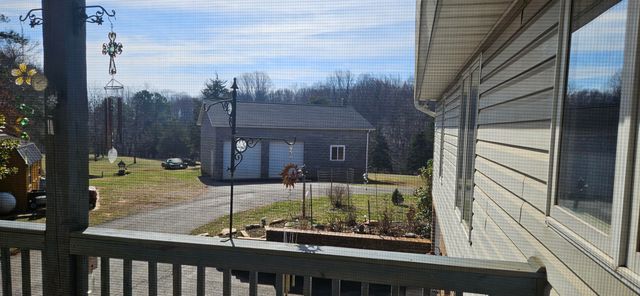 103 Glenn Haven TER, Goode, VA 24556