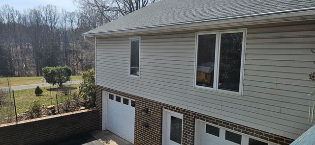 103 Glenn Haven TER, Goode, VA 24556